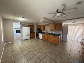 2106 W Bullock Ave in Artesia, NM - Building Photo - Building Photo