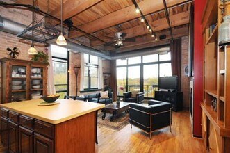 1250 W Van Buren St, Unit 301 in Chicago, IL - Foto de edificio - Building Photo