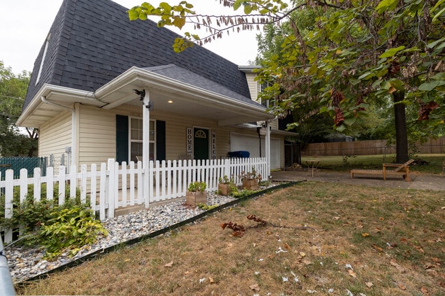 property at 1348 N Rogers Ave