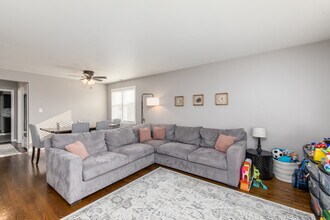8735 N Wisner St in Niles, IL - Building Photo - Building Photo