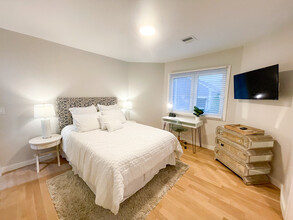 75 Thorndike St, Unit 2 in Cambridge, MA - Building Photo - Building Photo