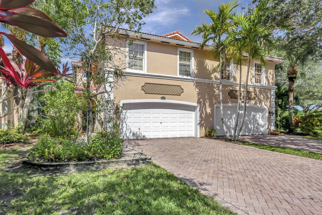 9205 Villa Palma Ln in West Palm Beach, FL - Building Photo