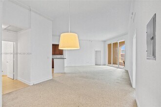 3001 NE 185th St in Aventura, FL - Building Photo - Building Photo