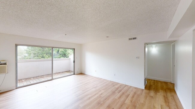 Kingwood Apartments in Santa Rosa, CA - Building Photo - Building Photo