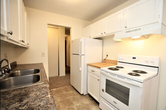 Virginian Apartment in Richfield, MN - Building Photo - Building Photo