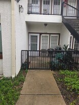 13219 Emily Rd in Dallas, TX - Building Photo