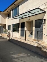 1117 Cochran Ave in Los Angeles, CA - Foto de edificio - Building Photo