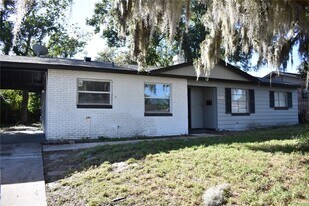 5920 Riviera Dr in Orlando, FL - Building Photo