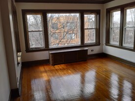 8205 S Throop St in Chicago, IL - Building Photo