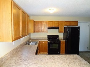 6541 Pole Creek Dr in Lithonia, GA - Building Photo - Building Photo