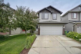 31 Cranfield Manor SE in Calgary, AB - Building Photo - Building Photo