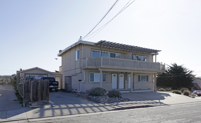 1255 Circle Ave in Seaside, CA - Building Photo - Building Photo