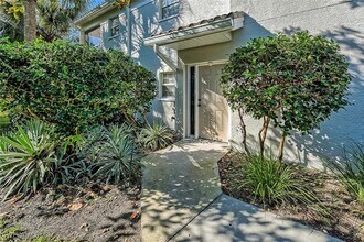 6910 Satinleaf Rd N, Unit 101 in Naples, FL - Building Photo - Building Photo