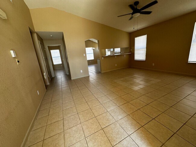 3683 Prairie Rose St in El Paso, TX - Foto de edificio - Building Photo