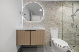 1243 Beacon St, Unit 5 in Brookline, MA - Building Photo - Building Photo