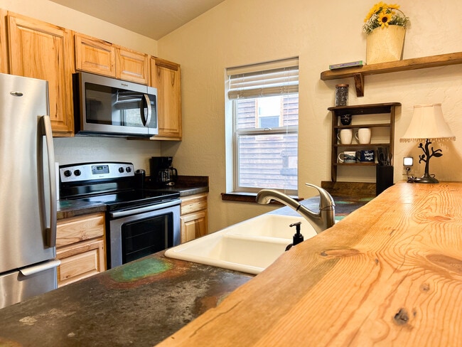 property at 10985 Cayuse Ct