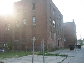 Stair Casas Apartments in Mexican Village in Detroit, MI - Building Photo - Building Photo