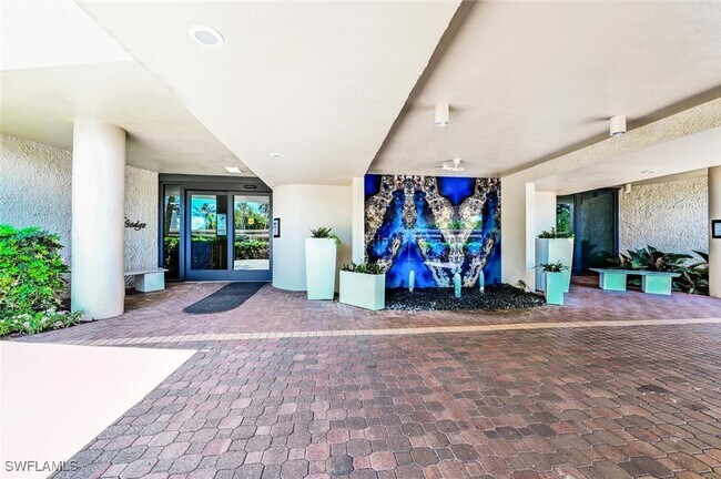 4001 Gulf Shore Blvd N in Naples, FL - Building Photo - Building Photo