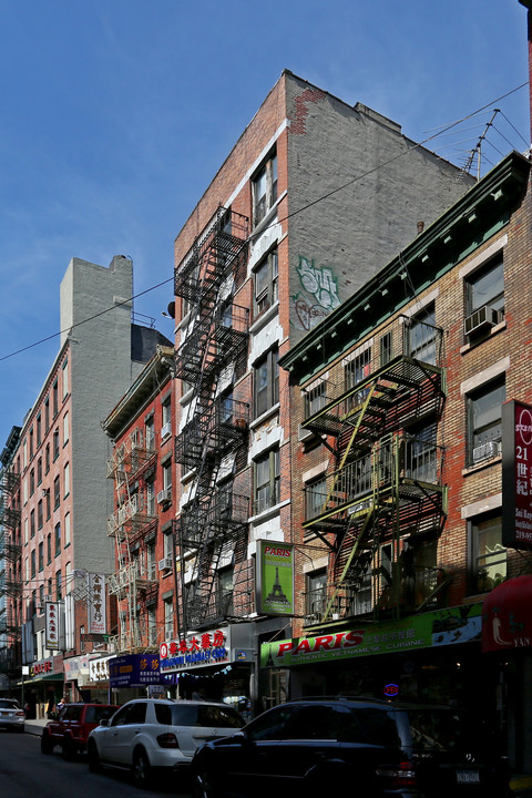 111 Mott St in New York, NY - Foto de edificio