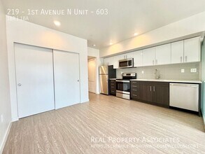 219 1st Ave W in Seattle, WA - Building Photo - Building Photo