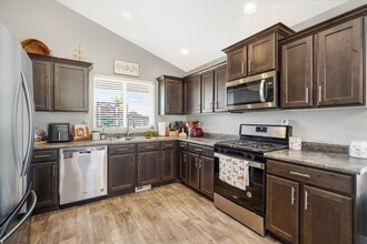 1912 370 E in Tooele, UT - Foto de edificio - Building Photo