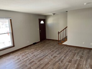 519 8th St N, Unit B in Hudson, WI - Building Photo - Building Photo