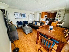 60 Strawberry Hill Ave in Stamford, CT - Building Photo - Building Photo