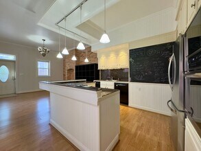 19 W 27th St in Baltimore, MD - Foto de edificio - Building Photo