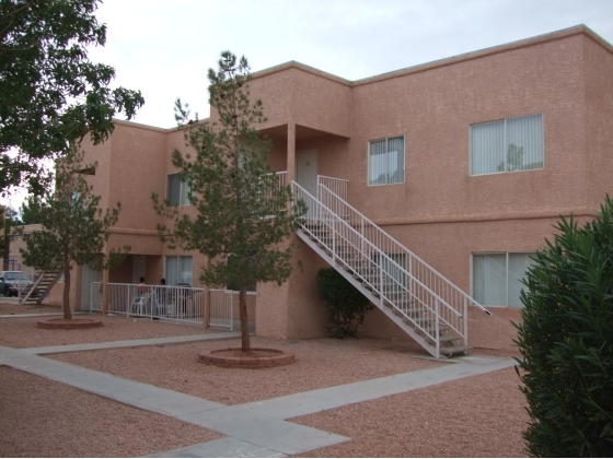 1680 N Lamont St in Las Vegas, NV - Building Photo