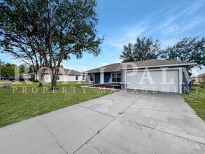 210 Manatee St in Ft. Myers, FL - Foto de edificio - Building Photo