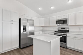 1226 SEAN CURRAN Ct in Okahumpka, FL - Building Photo - Building Photo