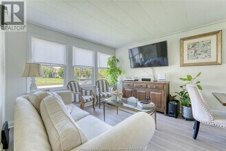 4062 Roseland Dr E in Windsor, ON - Building Photo - Building Photo