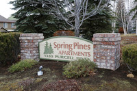 Spring Pines Apartments in Bend, OR - Foto de edificio - Building Photo