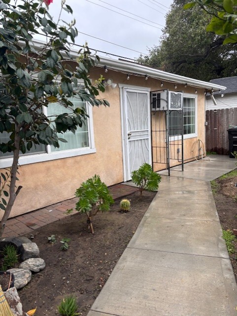 property at 654 W Lexington Dr