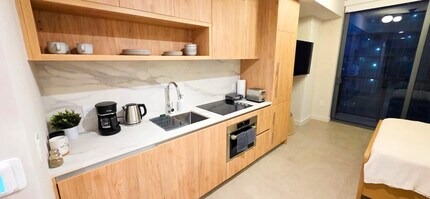 11 NE 6th St in Miami, FL - Foto de edificio - Building Photo