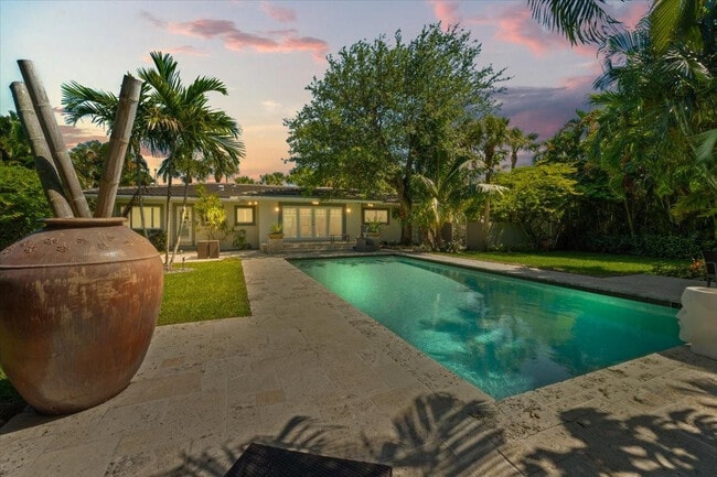 1635 Seabreeze Blvd in Fort Lauderdale, FL - Building Photo - Building Photo