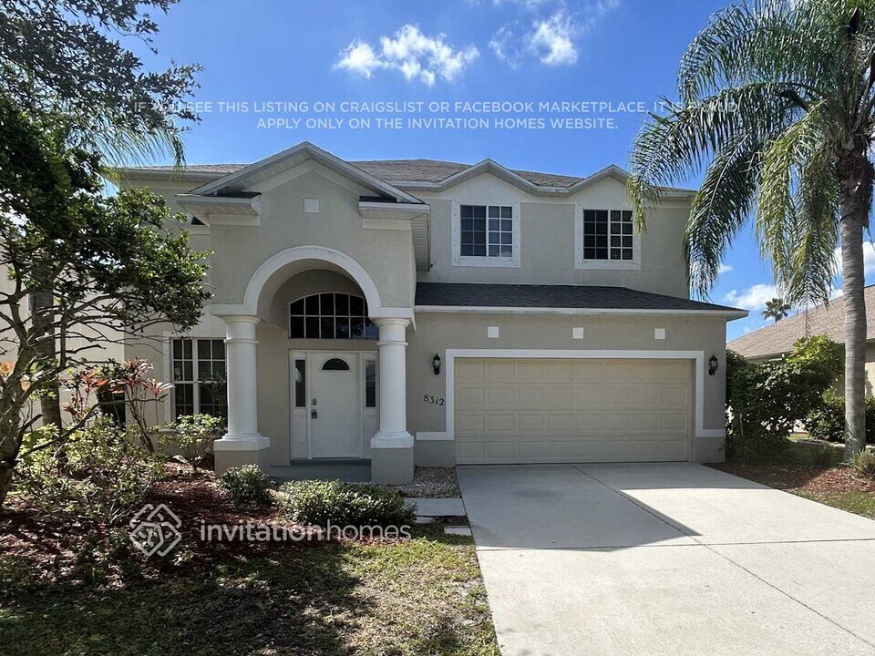 8312 Haven Harbour Way in Bradenton, FL - Foto de edificio