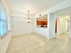 10885 NW 89th Ter, Unit 106 in Doral, FL - Building Photo - Building Photo