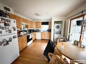 62 Hillside St, Unit 1 in Boston, MA - Foto de edificio - Building Photo
