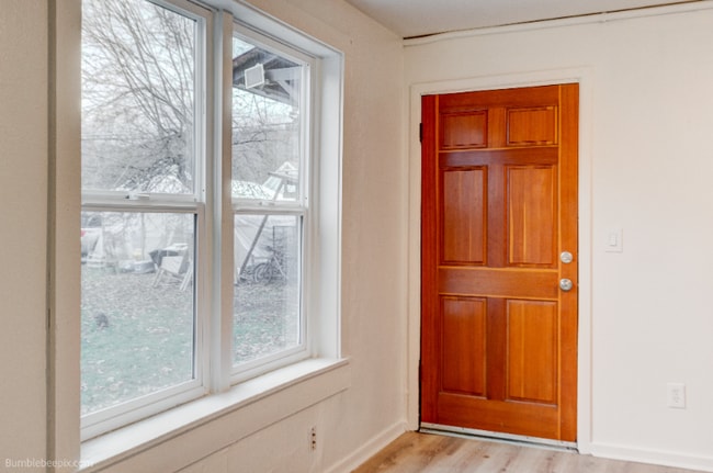 802 Pine St in Sandpoint, ID - Foto de edificio - Building Photo