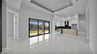 1521 NW 37th Ave in Cape Coral, FL - Building Photo - Building Photo