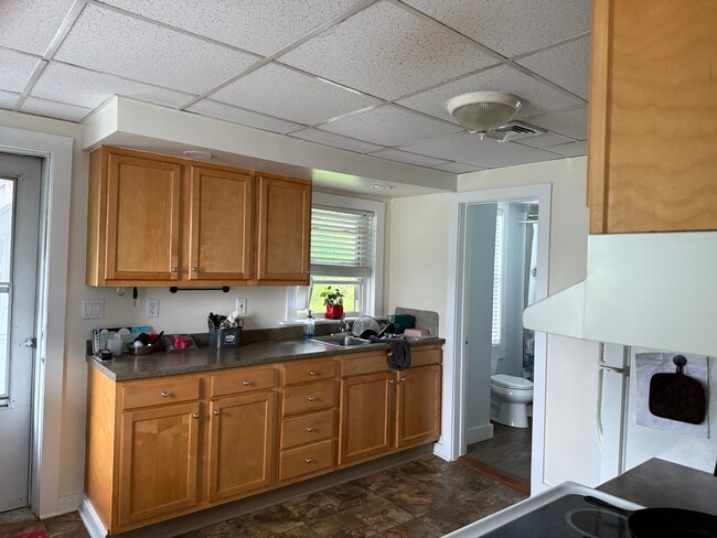 74 Hopson Ave, Unit second floor in Branford, CT - Building Photo - Building Photo