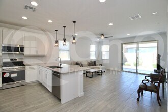 8908 W Bethany Heights Dr in Glendale, AZ - Building Photo - Building Photo