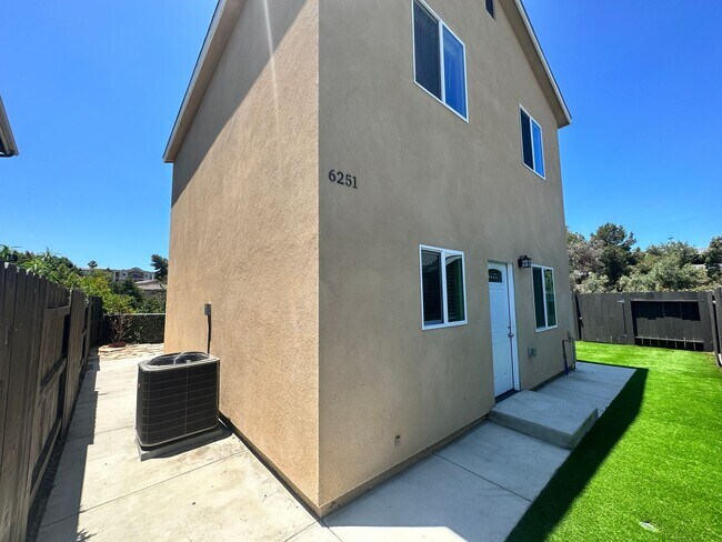 6251 Adobe Dr in San Diego, CA - Building Photo - Building Photo