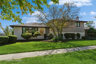 17000 Cherry Creek Ave in Orland Hills, IL - Building Photo - Building Photo
