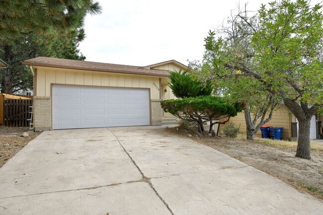 property at 5559 Descanso Cir E