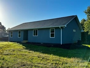 6431 Little Mountain Rd in Sherrills Ford, NC - Building Photo - Building Photo