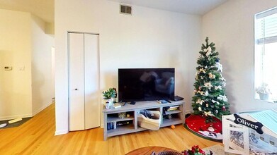 1307 W Addison St in Chicago, IL - Building Photo - Building Photo