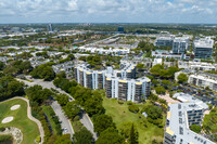 Biscaya Condominium in Aventura, FL - Foto de edificio - Building Photo