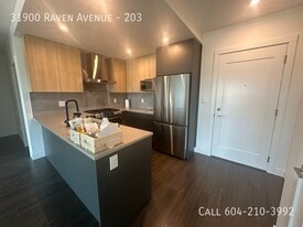 31900 Raven Ave in Mission, BC - Building Photo